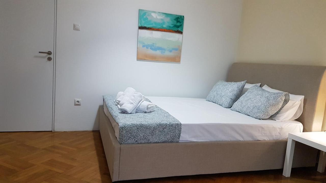 Apricot Apartment - Athens Center, 6 Bd, 2.5 Bath Eksteriør billede
