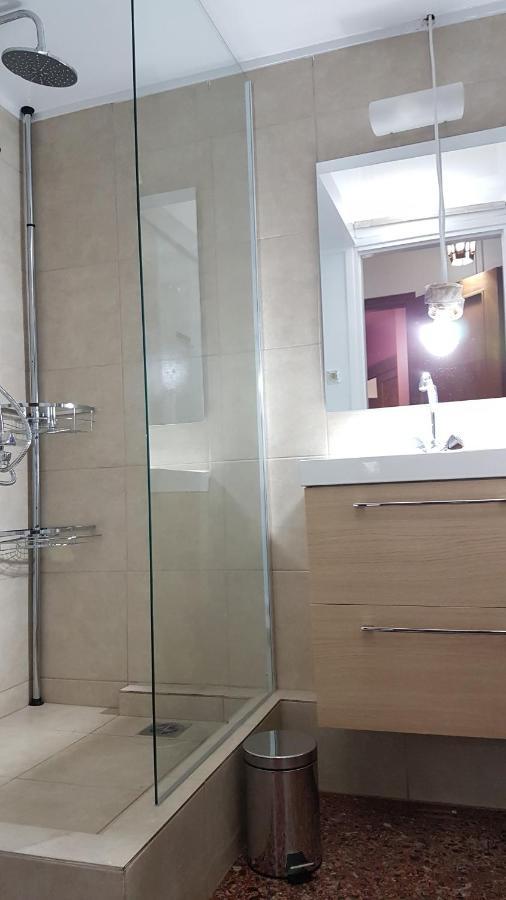 Apricot Apartment - Athens Center, 6 Bd, 2.5 Bath Eksteriør billede